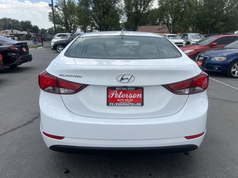 Used 2015 Hyundai Elantra SE w/ Option Group 02 FWD image 8