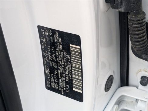 Used 2024 Hyundai Elantra SEL image 35