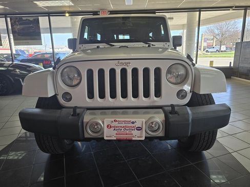 Used 2014 Jeep Wrangler Unlimited Sahara w/ Connectivity Group image 2