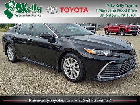 Used 2024 Toyota Camry LE w/ Convenience Package FWD image 1