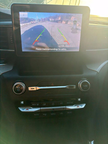 Used 2020 Ford Explorer XLT w/ Equipment Group 202A AWD/4WD image 12
