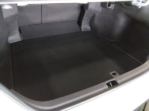 Used 2025 Toyota Camry SE image 10