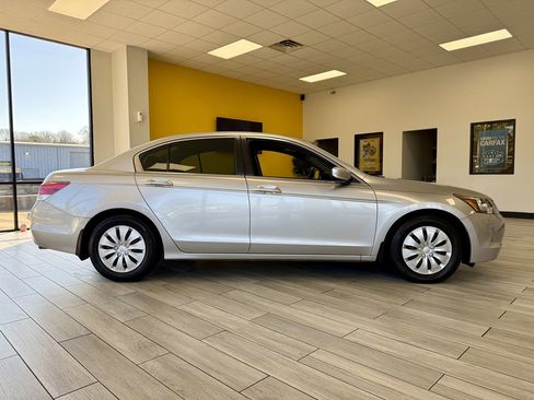 Used 2010 Honda Accord LX image 5
