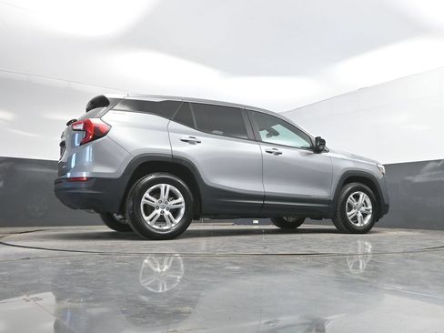 Used 2024 GMC Terrain SLE AWD/4WD image 39