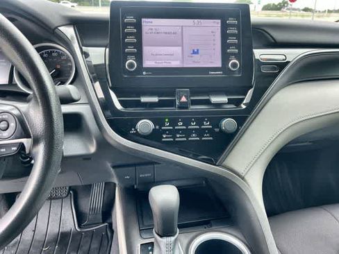 Used 2021 Toyota Camry LE FWD image 18