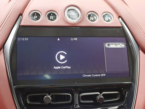 Used 2021 Aston Martin DBX image 27