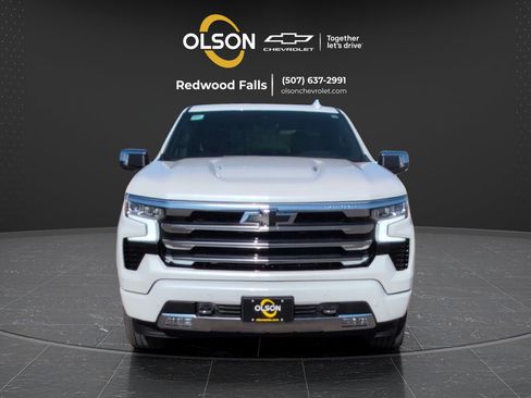 Used 2024 Chevrolet Silverado 1500 High Country w/ High Country Premium Package AWD/4WD image 8