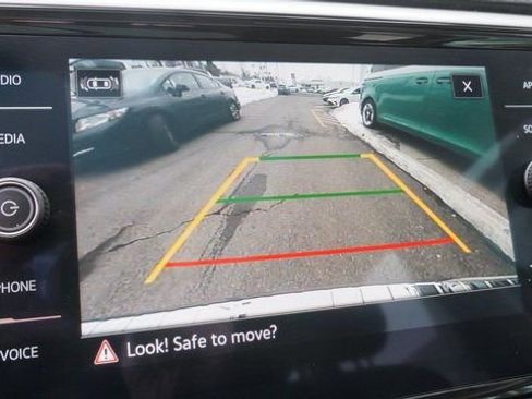 Certified 2023 Volkswagen Atlas SE w/ Panoramic Sunroof Package image 21