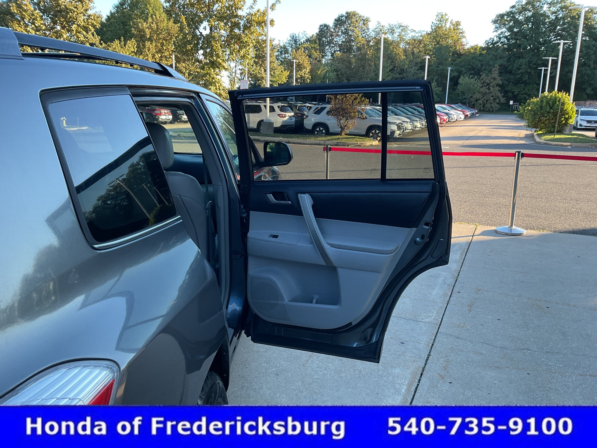 Used 2011 Toyota Highlander SE w/ Convenience Pkg AWD/4WD image 18