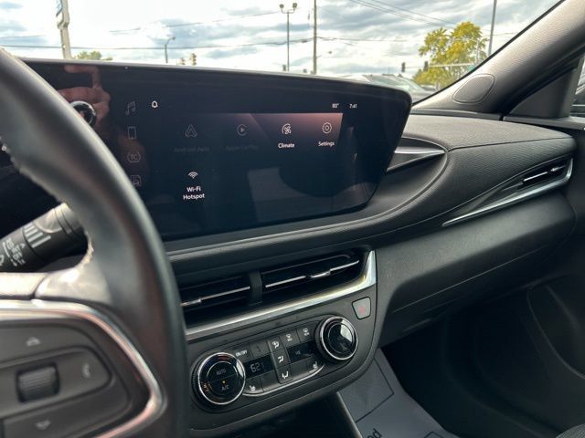 Used 2024 Buick Envista Sport Touring w/ Convenience I Package FWD image 38