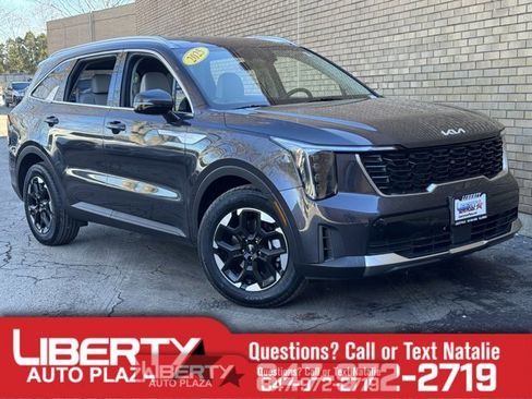 Used 2025 Kia Sorento S w/ Panoramic Sunroof Package image 1
