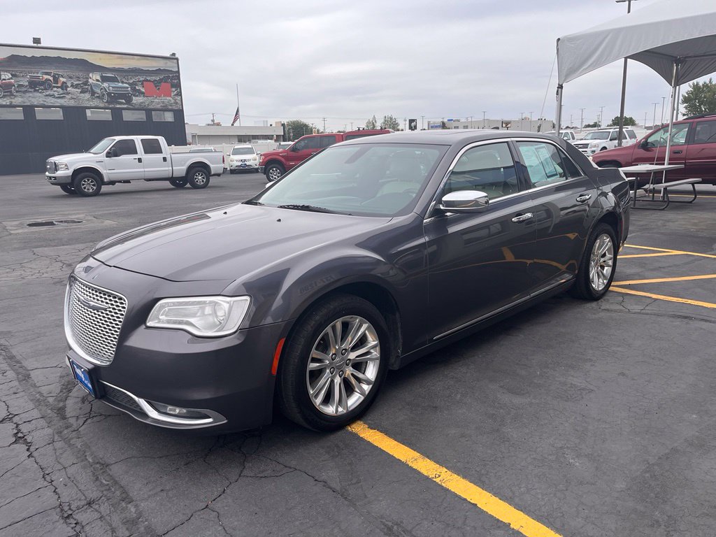 Used 2016 Chrysler 300 C RWD image 8