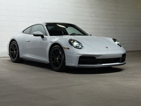 Used 2025 Porsche 911 Carrera image 6