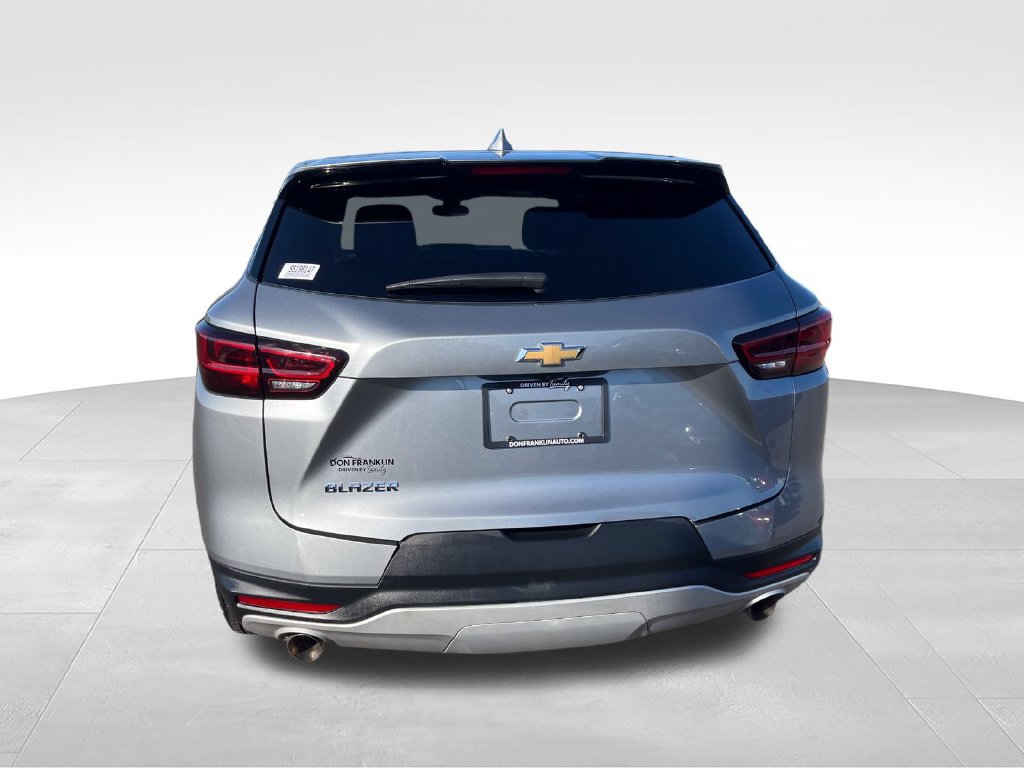 Used 2025 Chevrolet Blazer LT FWD image 4