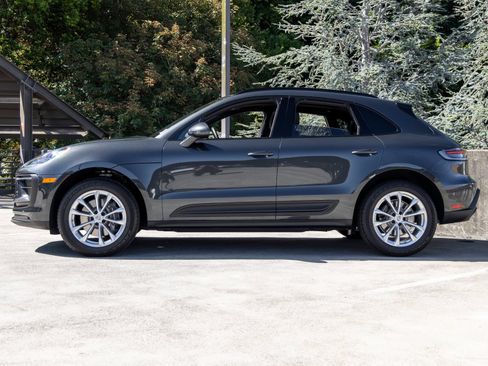 Certified 2026 Porsche Macan AWD/4WD image 2