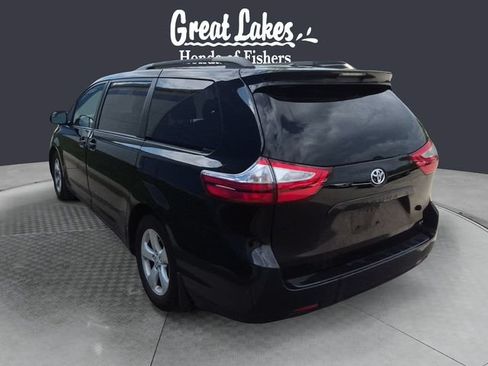 Used 2015 Toyota Sienna LE FWD image 3