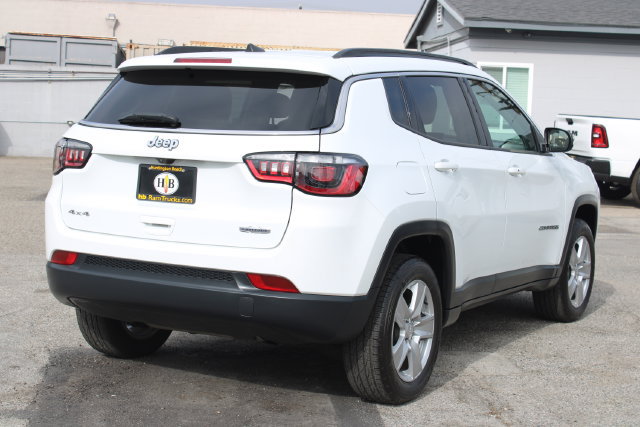 Used 2022 Jeep Compass Latitude w/ Convenience Group AWD/4WD image 5