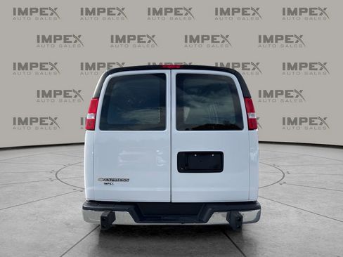 Used 2023 Chevrolet Express 2500 w/ Driver Convenience Package image 4