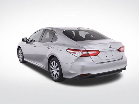Used 2019 Toyota Camry FWD image 4