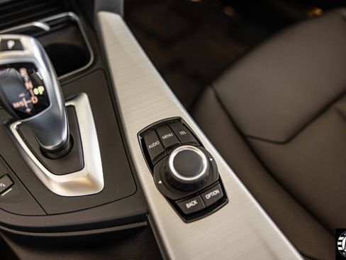 Used 2017 BMW 320i xDrive Sedan image 31