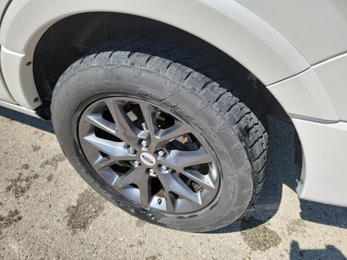 Used 2017 Ford Expedition Limited w/ Equipment Group 301A AWD/4WD image 12