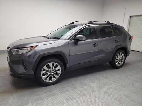 Used 2020 Toyota RAV4 XLE Premium w/ Carpet Mat Package FWD image 2