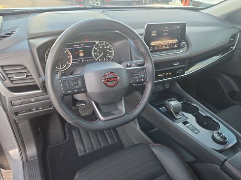 Certified 2025 Nissan Rogue SV image 16