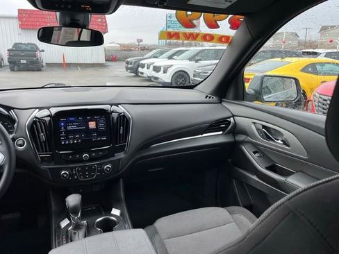 Used 2023 Chevrolet Traverse LT image 41