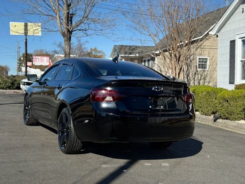 Used 2015 Chevrolet Impala LT FWD image 4