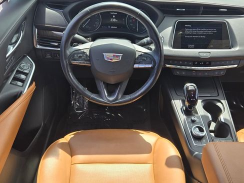 Used 2023 Cadillac XT4 Premium Luxury w/ Technology Package FWD image 14