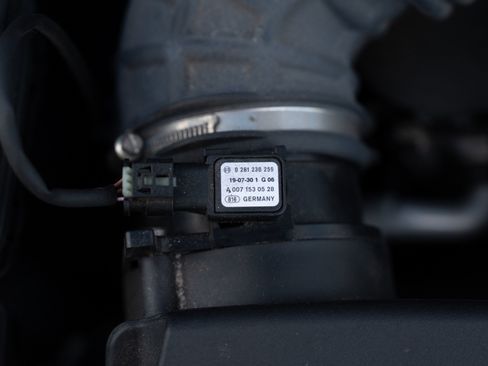 Used 2021 Aston Martin V8 Vantage Roadster RWD image 62