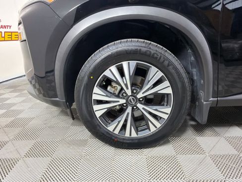 Used 2023 Nissan Rogue SV image 10