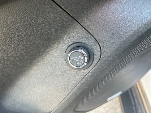 Used 2018 GMC Acadia SLT image 20