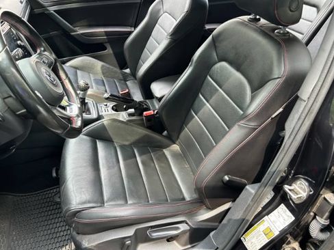 Used 2020 Volkswagen GTI SE FWD image 9