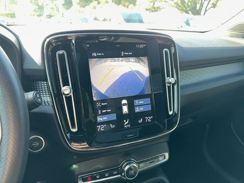 Used 2021 Volvo XC40 T5 R-Design w/ Protection Package Premier image 19