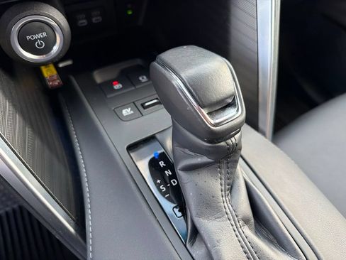 Used 2024 Toyota Venza XLE AWD/4WD image 21