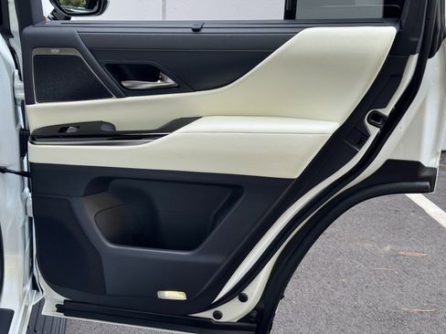 Used 2023 Lexus LX 600 Luxury w/ Appearance Package image 56