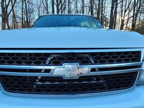 Used 2006 Chevrolet Silverado 1500 LT image 11