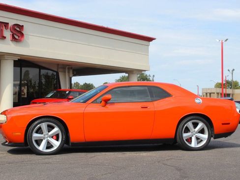 Used 2009 Dodge Challenger SRT8 w/ SRT Option Group II RWD image 6