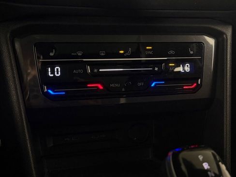 Used 2022 Volkswagen Tiguan SE R-Line image 16