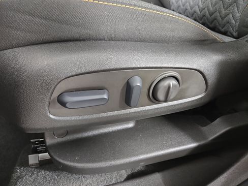 Certified 2023 Chevrolet Equinox LT image 30