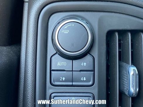 Used 2022 Chevrolet Silverado 1500 Custom Trail Boss AWD/4WD image 27
