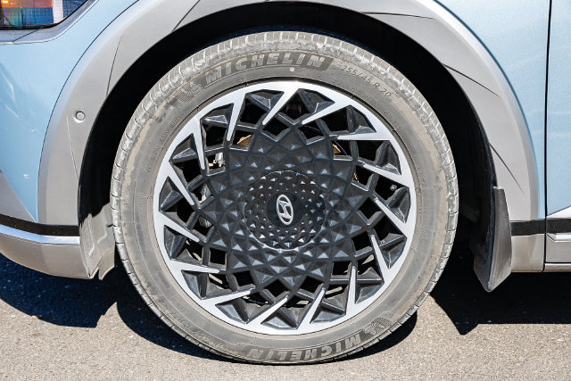 Certified 2024 Hyundai Ioniq 5 Limited AWD/4WD image 9