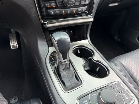 Used 2020 Jeep Grand Cherokee High Altitude AWD/4WD image 14