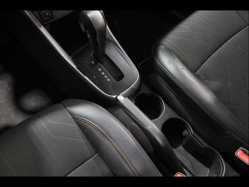 Certified 2022 Chevrolet Trax LT w/ LT Convenience Package image 15