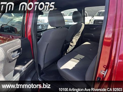 Used 2019 Toyota Tacoma TRD Off-Road image 8