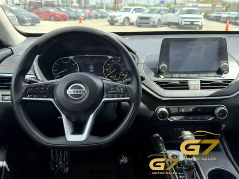 Used 2019 Nissan Altima 2.5 SR FWD image 11