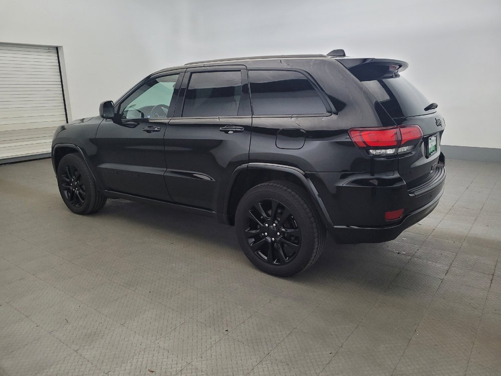 Used 2019 Jeep Grand Cherokee Altitude AWD/4WD image 3