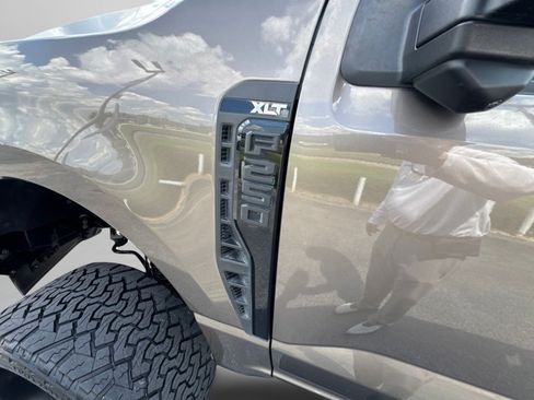 Used 2023 Ford F250 XLT w/ XLT Premium Package AWD/4WD image 35