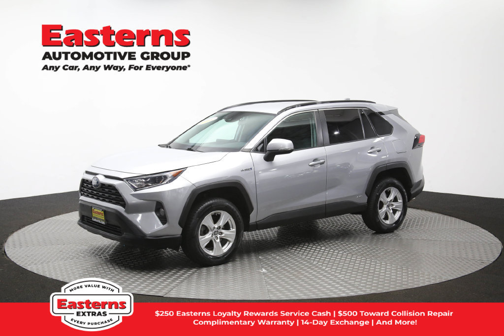 Used 2021 Toyota RAV4 XLE w/ XLE Grade Weather Package AWD/4WD image 59